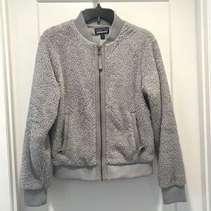 Women’s Patagonia Los Gatos Fleece bomber, light gray, sz Medium